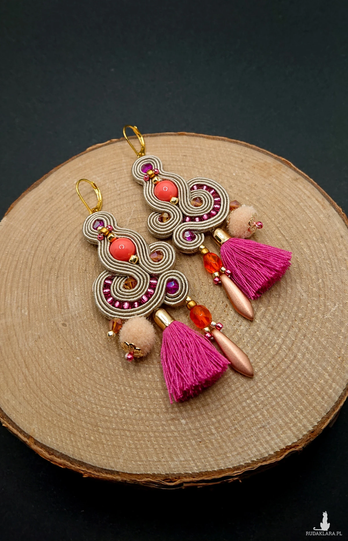 BEŻOWO-KOLOROWE KOLCZYKI SUTASZ W STYLU BOHO